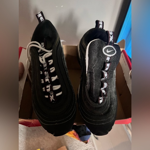 Blavk nikes - Picture 3 of 6